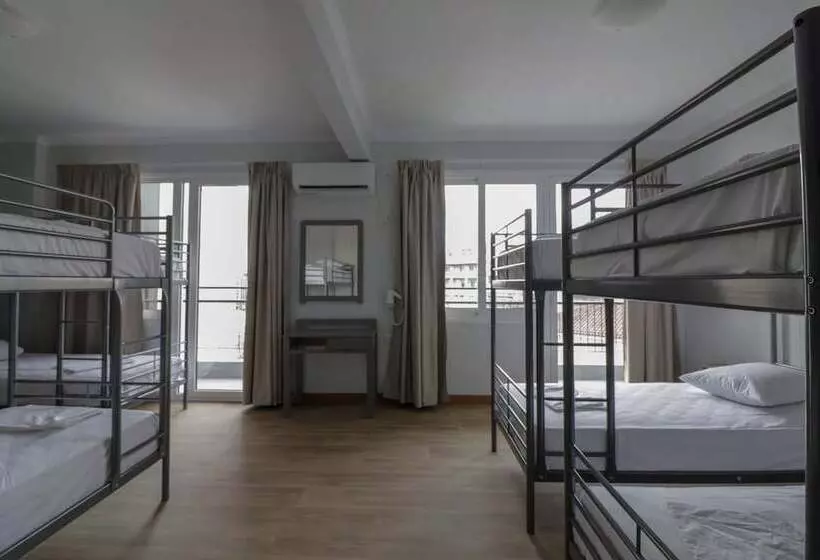 Hotelli Athens Hawks