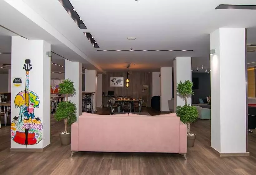 Hotelli Athens Hawks