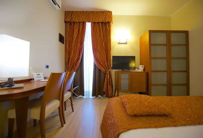 فندق Best Western Crystal Palace