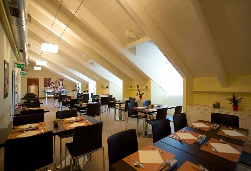 فندق Best Western Crystal Palace