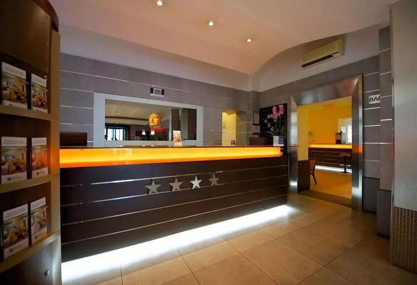 فندق Best Western Crystal Palace