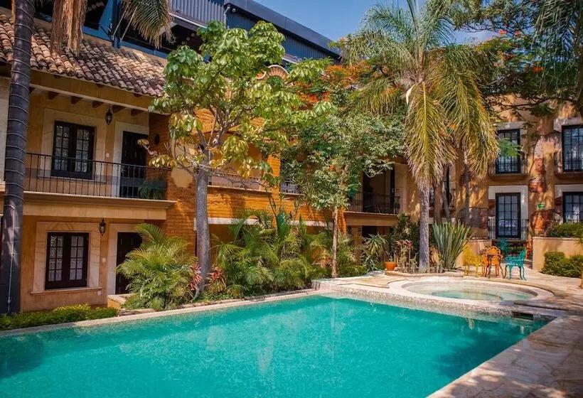 هتل Casa De Adobe Gallery & Luxury Boutique