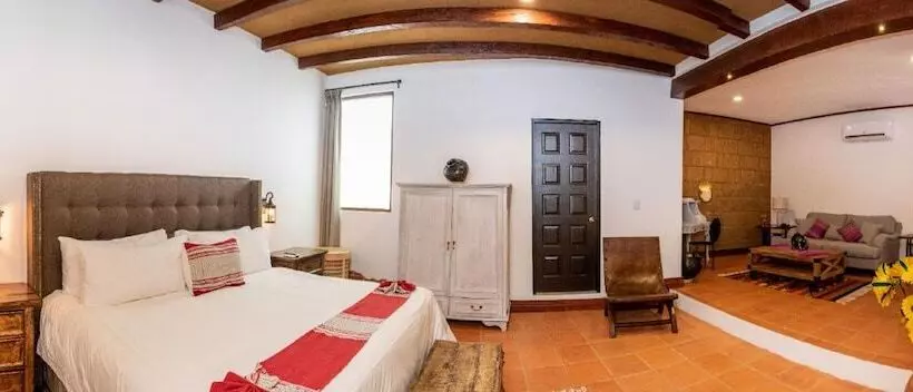 هتل Casa De Adobe Gallery & Luxury Boutique