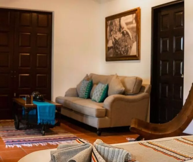 هتل Casa De Adobe Gallery & Luxury Boutique