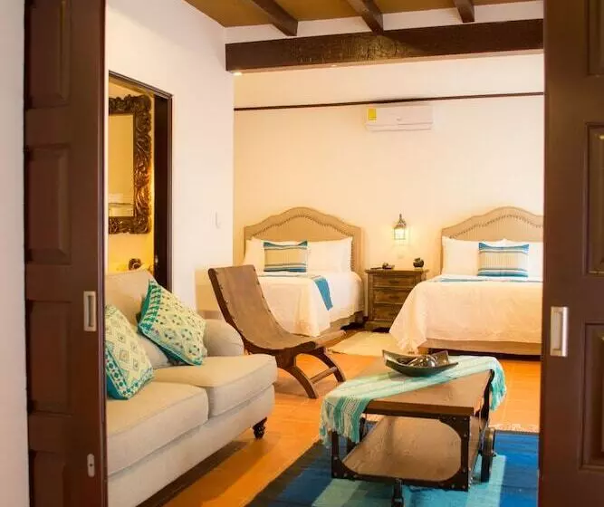 هتل Casa De Adobe Gallery & Luxury Boutique