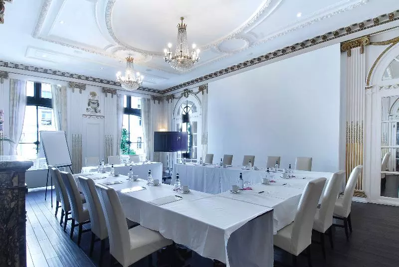 ホテル Grand Royale Hyde Park