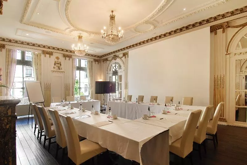 ホテル Grand Royale Hyde Park