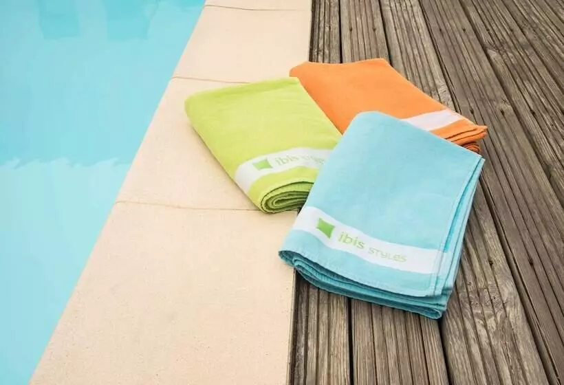 ホテル Ibis Styles Carcassonne La Cité