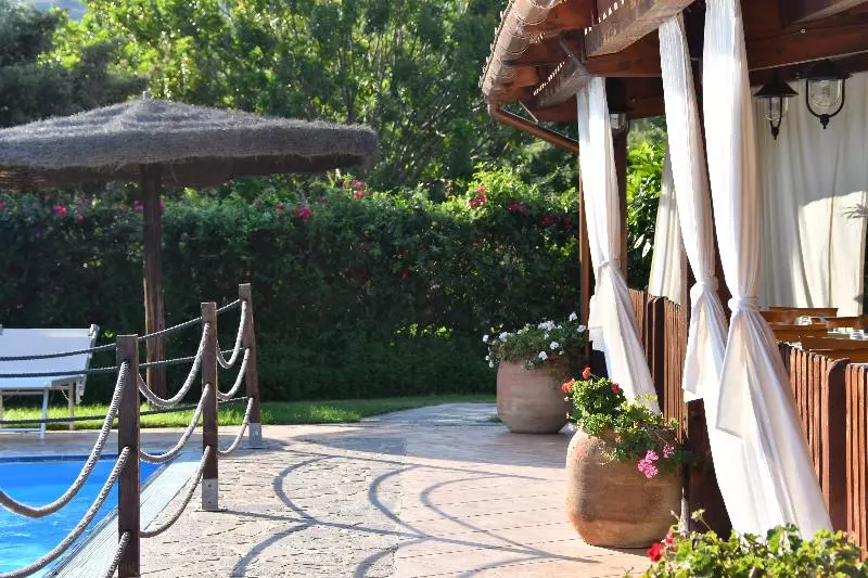 Ih Hotels Le Zagare Resort