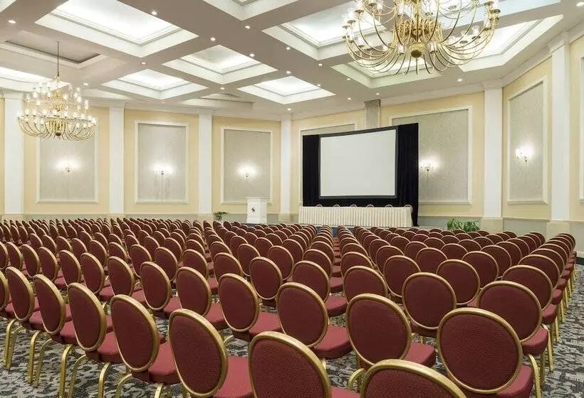 هتل Quinta Eden Villahermosa