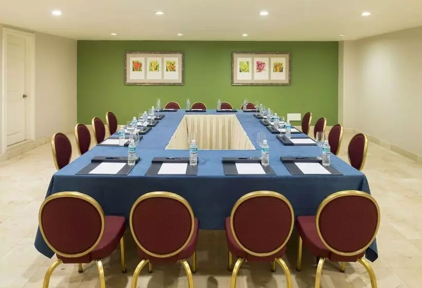 هتل Quinta Eden Villahermosa