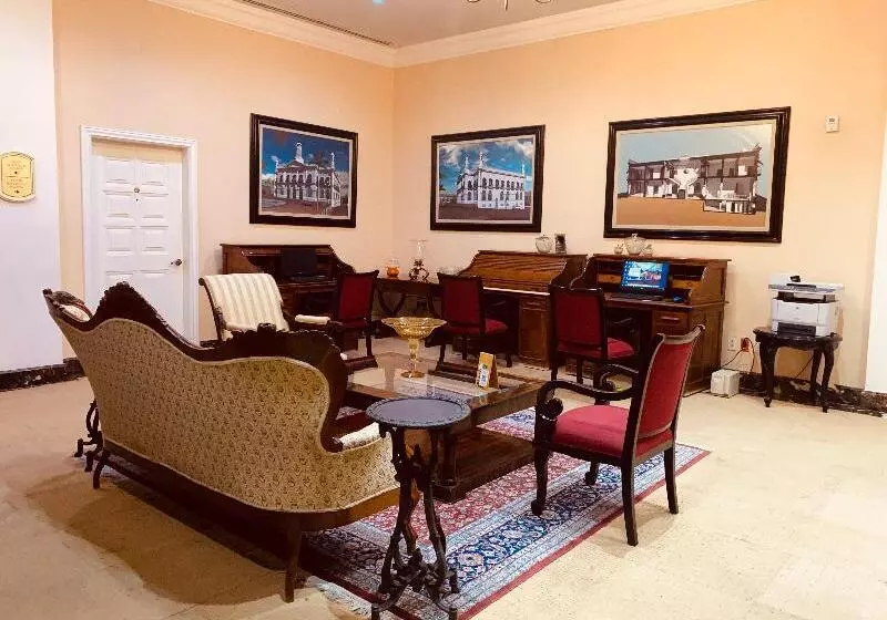 هتل Quinta Eden Villahermosa