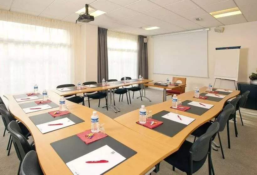 Hotel Sejours & Affaires Courbevoie Grande Arche