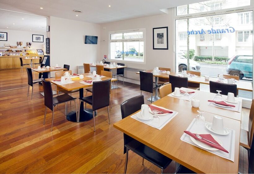 هتل Sejours & Affaires Courbevoie Grande Arche