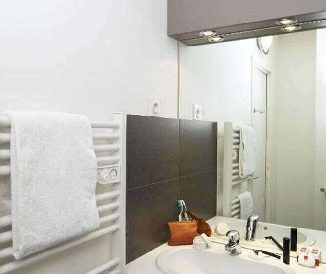 هتل Sejours & Affaires Courbevoie Grande Arche