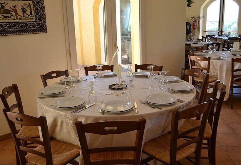 בית מלון כפרי Tanca Irde