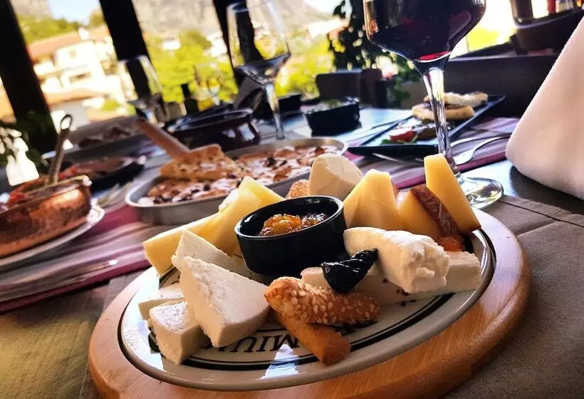 Theatro Hotel Odysseon