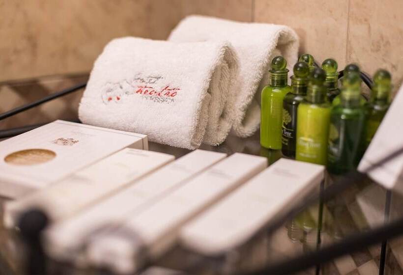 Theatro Hotel Odysseon