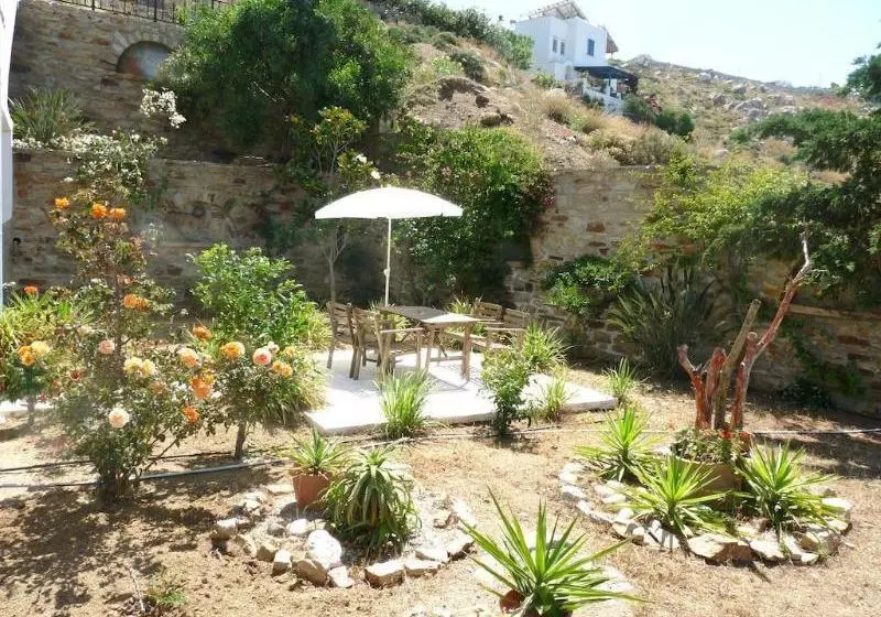 Paradissia Apartments