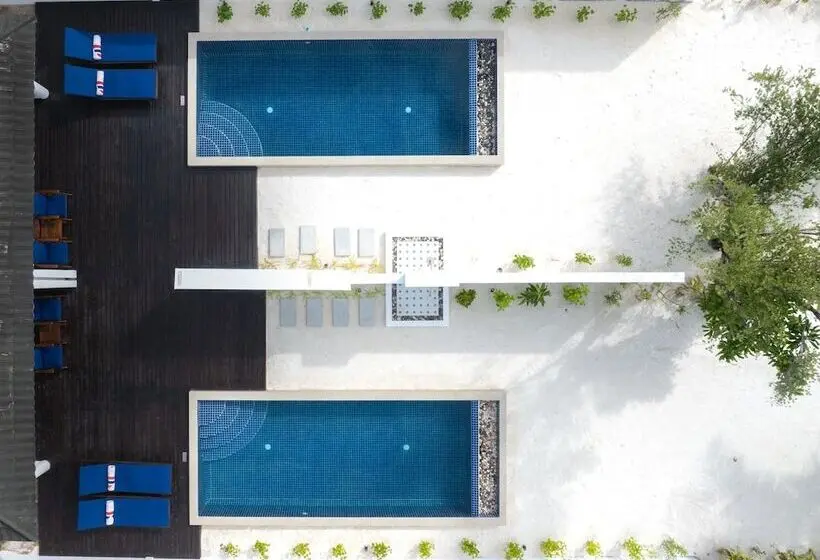 استراحتگاه Villa Nautica at Paradise Island