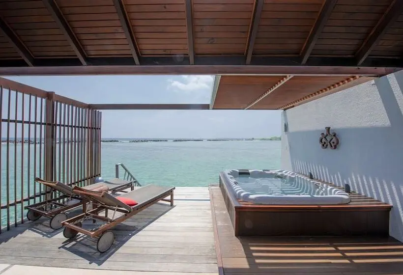 استراحتگاه Villa Nautica at Paradise Island