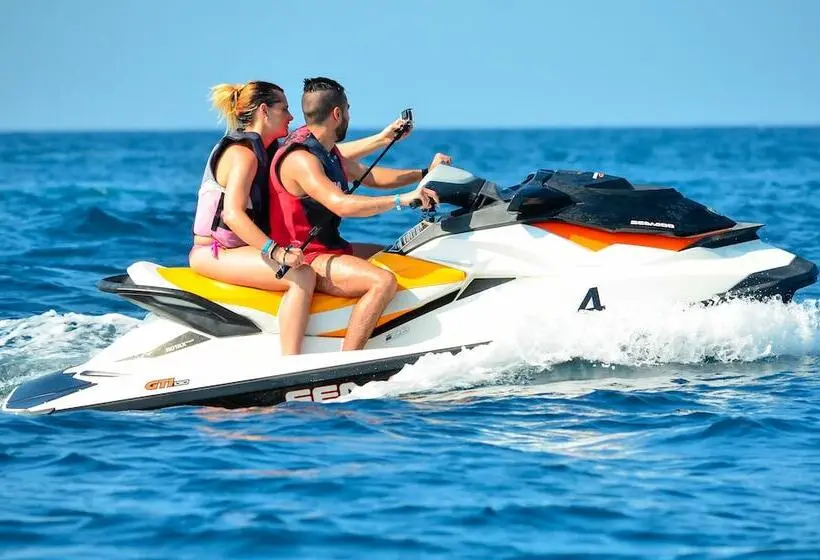 استراحتگاه Villa Nautica at Paradise Island