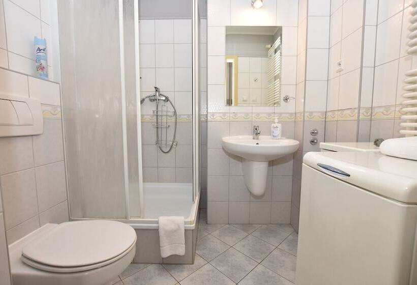 Dukes Hostel   Pokoje Prywatne, Rynek