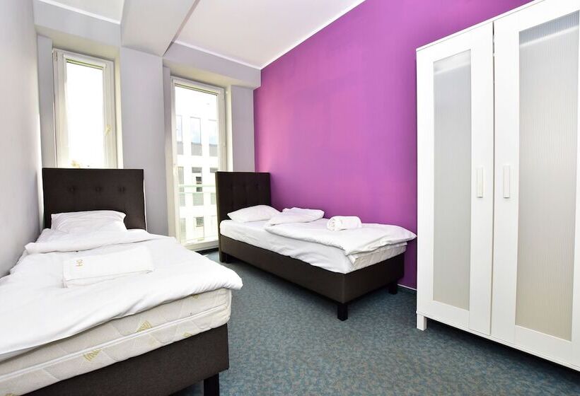 Dukes Hostel   Pokoje Prywatne, Rynek