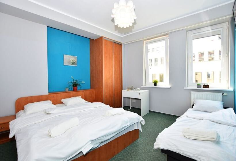 Dukes Hostel   Pokoje Prywatne, Rynek