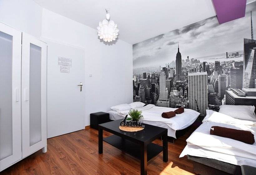 Dukes Hostel   Pokoje Prywatne, Rynek