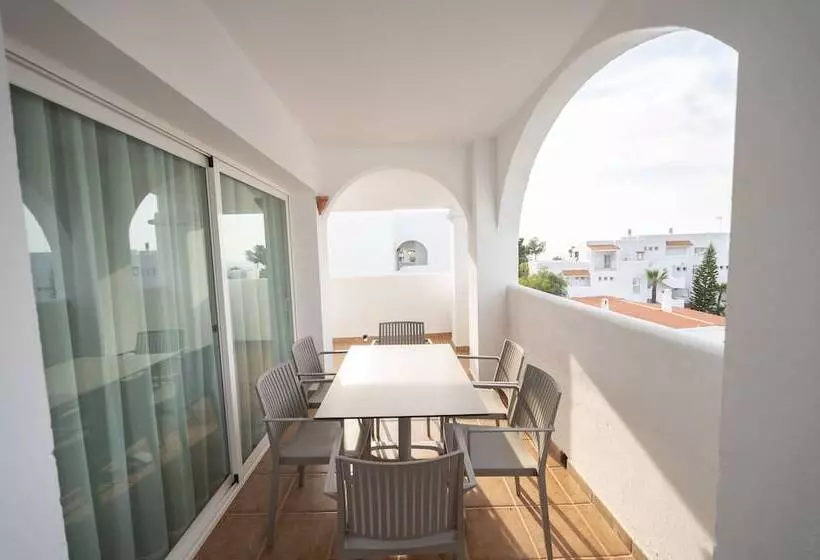 Apartamentos Blanco Sol