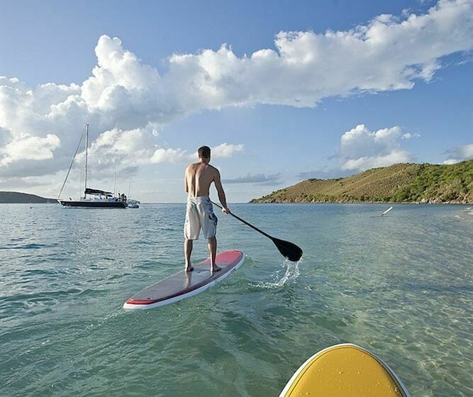 هتل Bitter End Yacht Club International