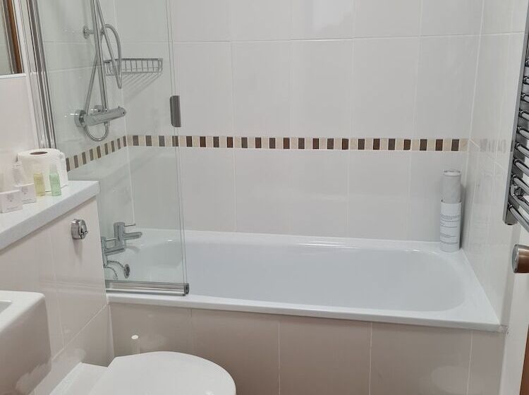 Kings Arms Hotel   A Bespoke