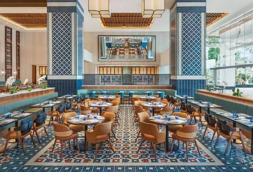 Отель Millennium Hilton Bangkok