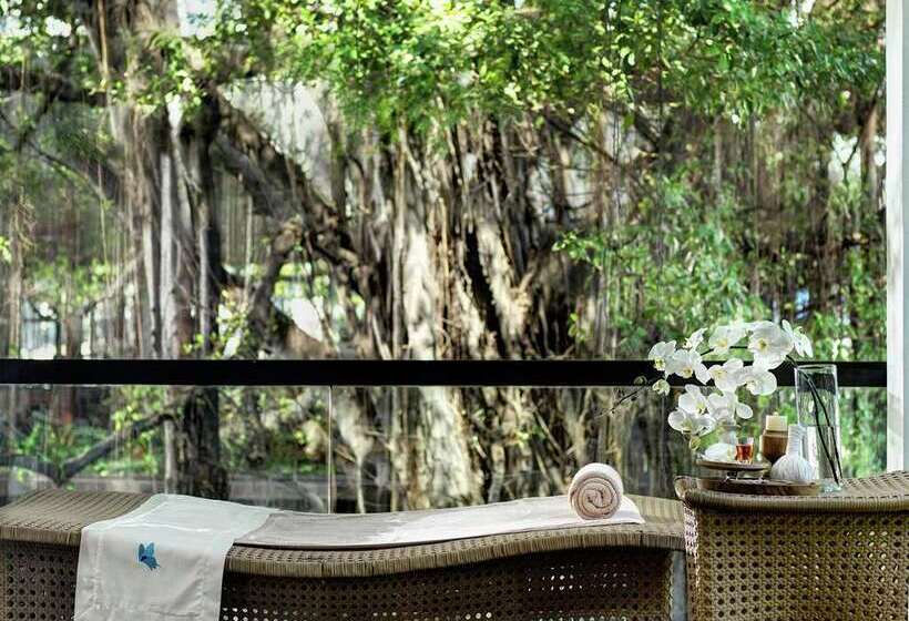 هتل Millennium Hilton Bangkok