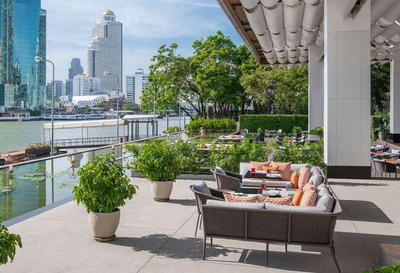 هتل Millennium Hilton Bangkok