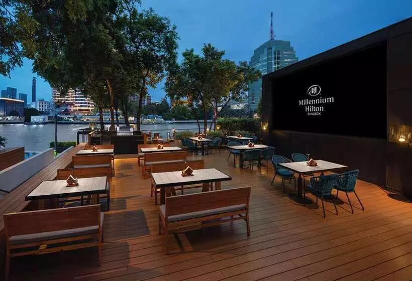 Отель Millennium Hilton Bangkok