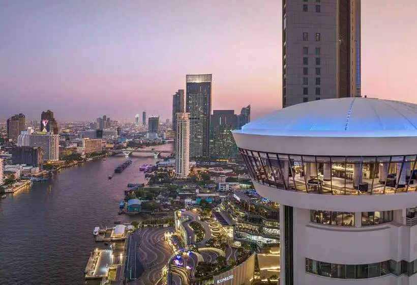 Отель Millennium Hilton Bangkok