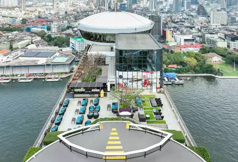 Отель Millennium Hilton Bangkok