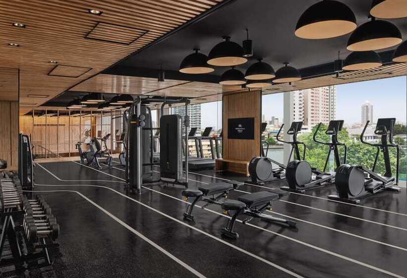 هتل Millennium Hilton Bangkok