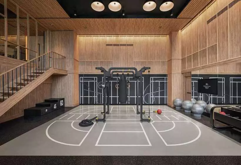 Отель Millennium Hilton Bangkok