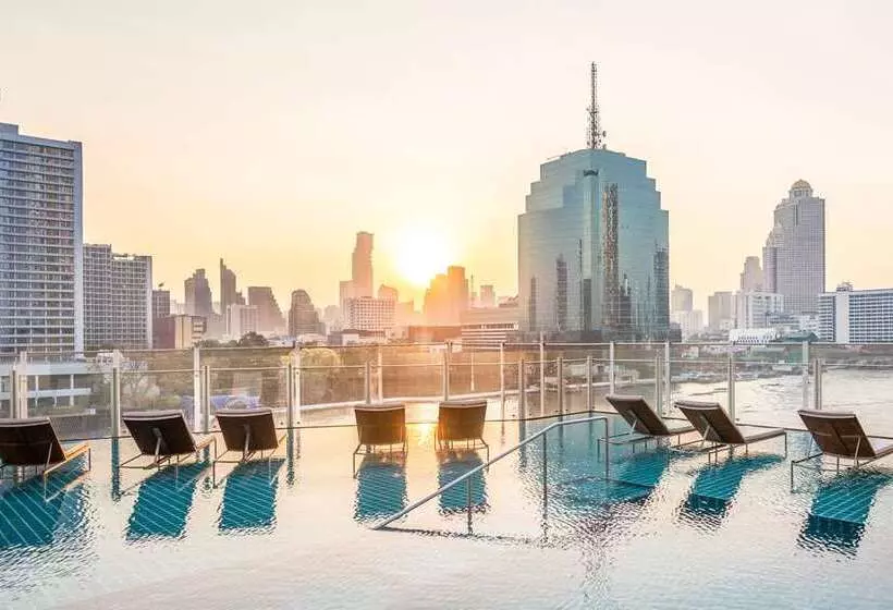 Отель Millennium Hilton Bangkok