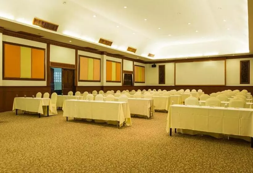 ホテル Pattawia Resort & Spa, Pranburi