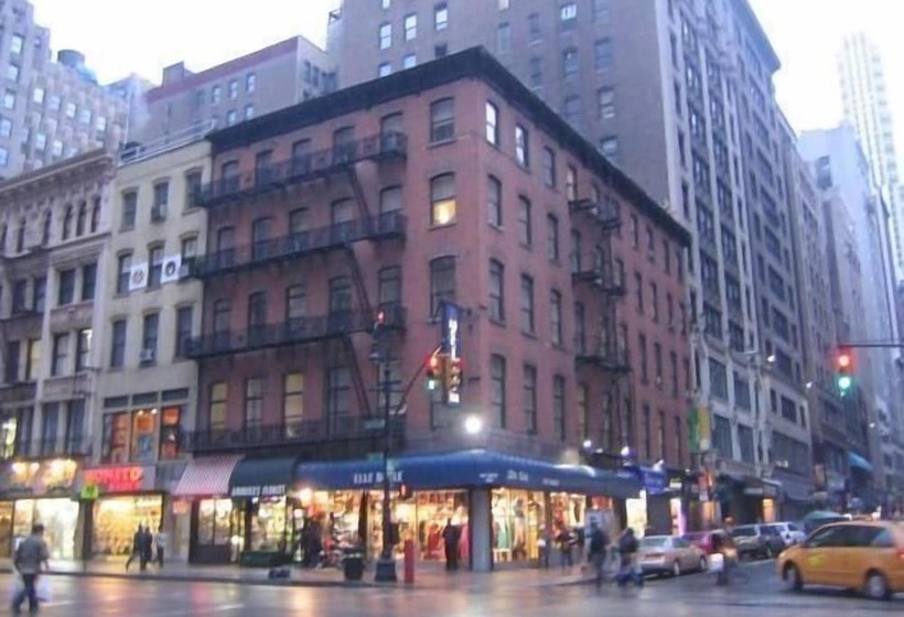 酒店 Americana Inn