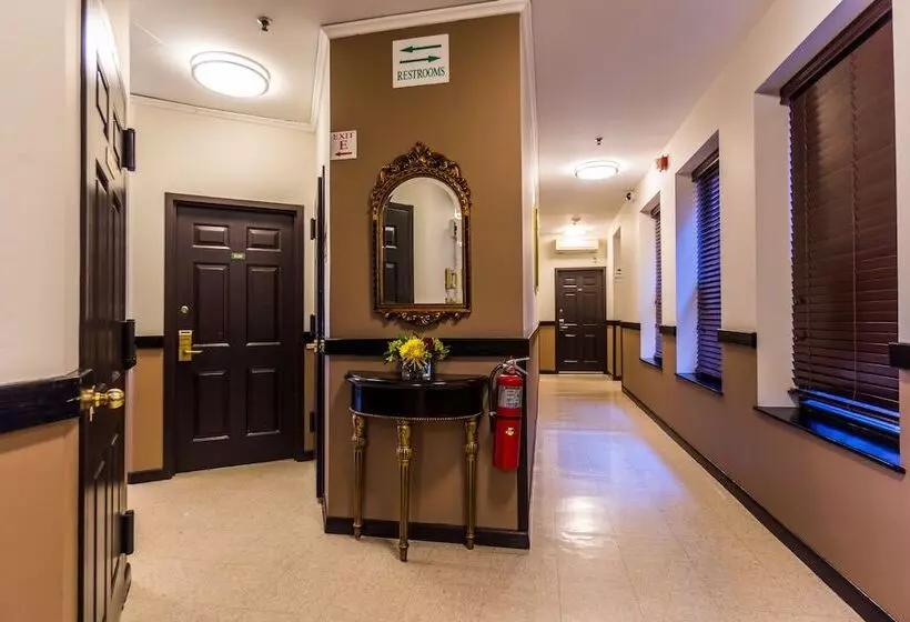 호텔 Americana Inn