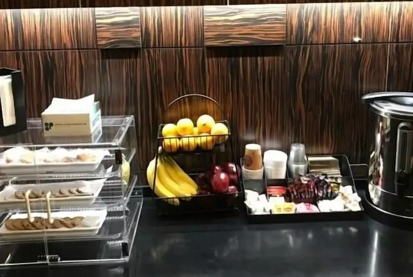 호텔 Americana Inn