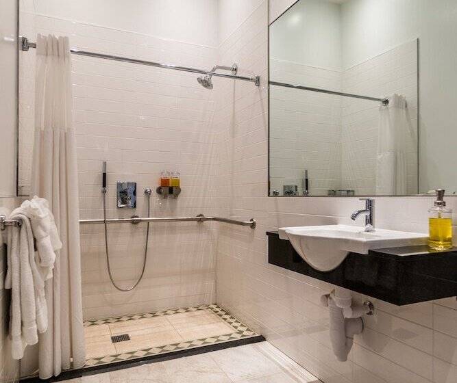 酒店 Americana Inn