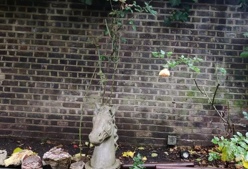 בית מלון כפרי Blue Bells