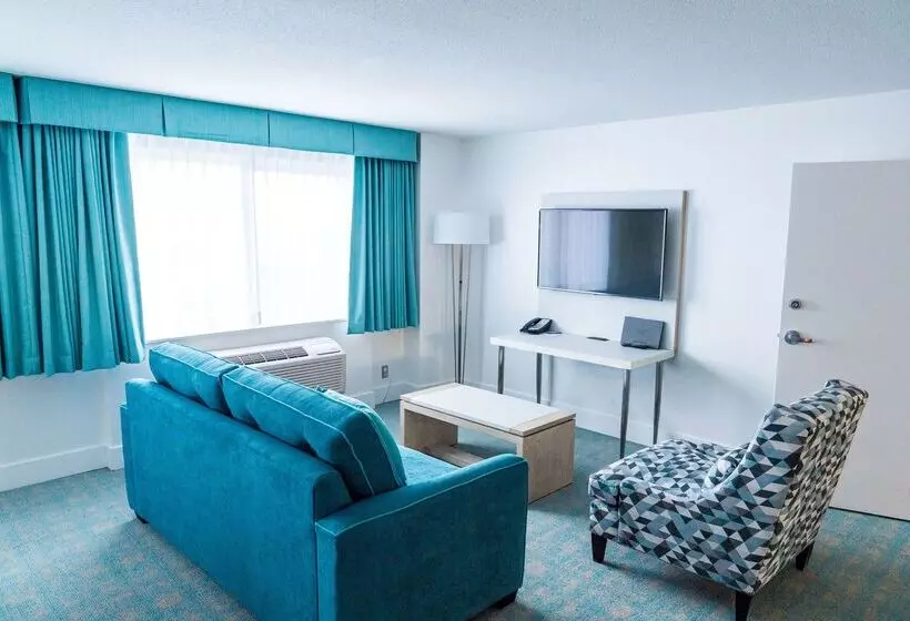 Coast Hotel & Convention Centre