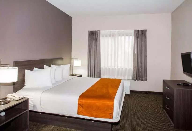 هتل Days Inn & Suites By Wyndham Orlando Airport